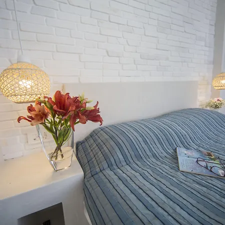 Aparthotel Ianthe & 4*