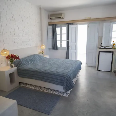 Ianthe & 4* Oia (Santorini)