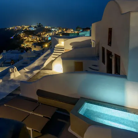 Ianthe & Aparthotel Oia (Santorini)