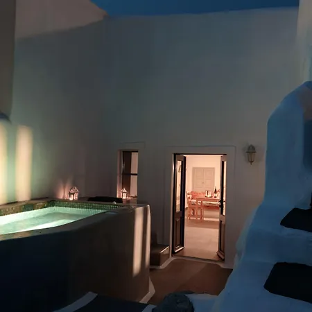 Ianthe & Aparthotel 4*