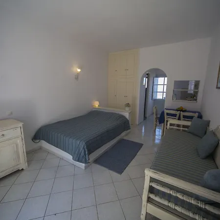 Ianthe & Aparthotel 4*