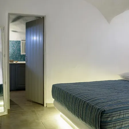 Aparthotel Ianthe & 4*