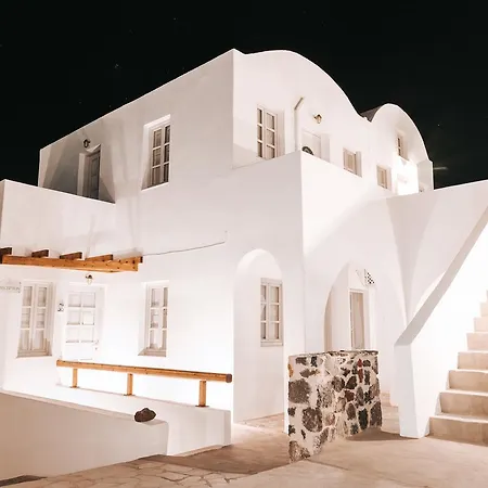 Ianthe & Aparthotel Oia (Santorini)
