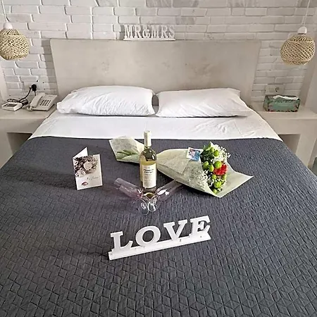 Aparthotel Ianthe & 4*