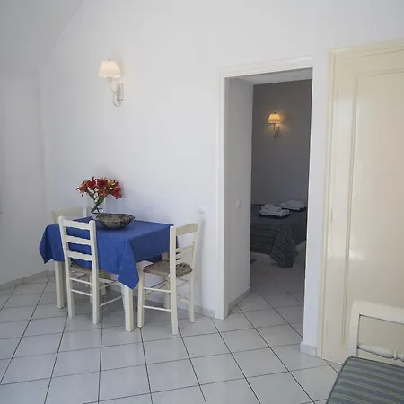 Ianthe & Apartmanhotel