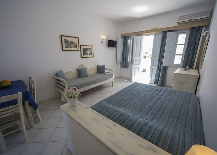 Ianthe & Oia (Santorini)