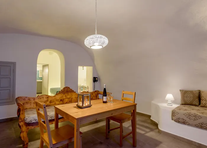 Ianthe & Oia (Santorini)