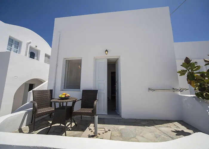 Ianthe & 4* Oia (Santorini)