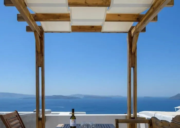 Ianthe & 4* Oia (Santorini)