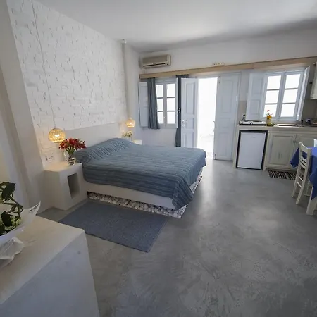 Ianthe & 2* Oia (Santorini)