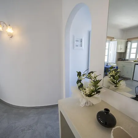 Ianthe & 2* Oia (Santorini)